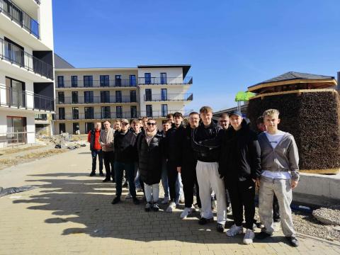 Pionierskie rozwiązanie w bloku STBS w Nowym Sączu – uczniowie ZSB poznali jedyny taki system w Polsce image 1